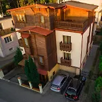 Bursztynowa 13