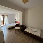 Bursztynowa 13