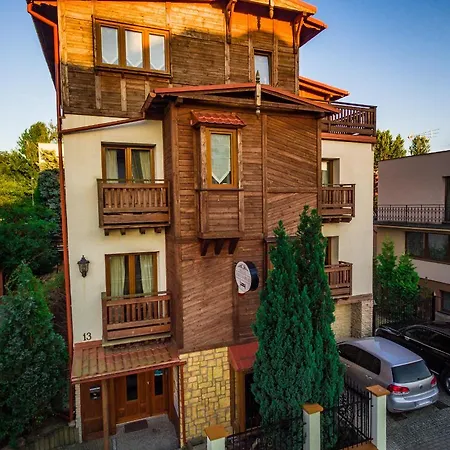 Bursztynowa 13 3* 그단스크