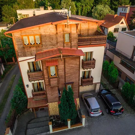 Guest house Bursztynowa 13 *