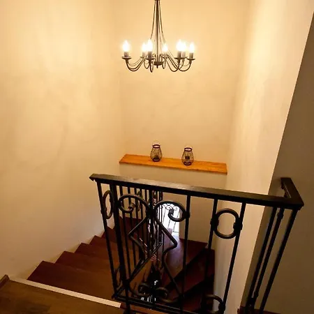 Bursztynowa 13 *